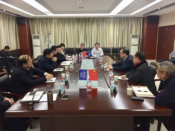 武漢市委常委、市紀(jì)委書記張曙考察新特光電