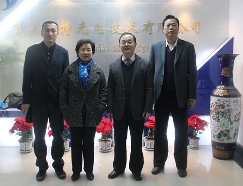 湖北省人社廳副廳長張建平、人社廳專技處調(diào)研員廖維君和田圃到我司調(diào)研
